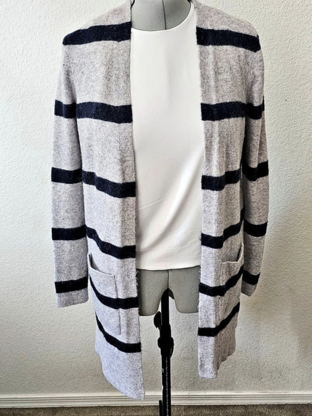 Madewell Kent Striped Womans Cardigan Sweater in Coziest Yarn Striped